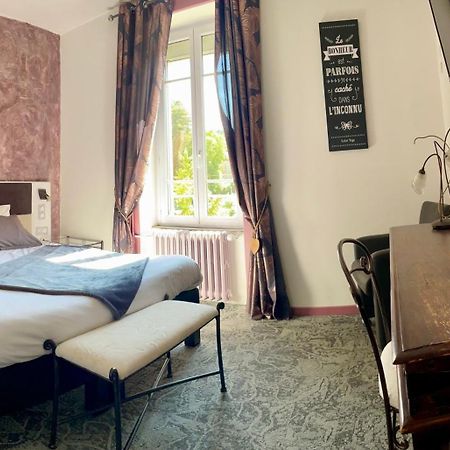 Hotel Gambetta Lons-le-Saunier Bagian luar foto