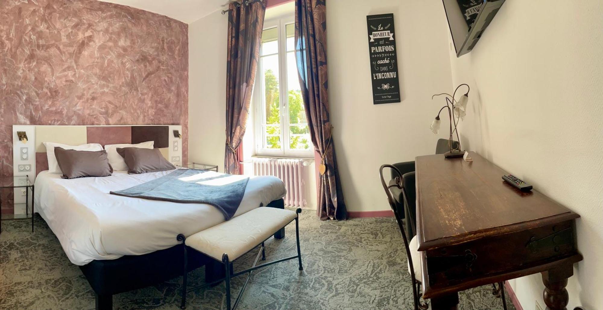 Hotel Gambetta Lons-le-Saunier Bagian luar foto