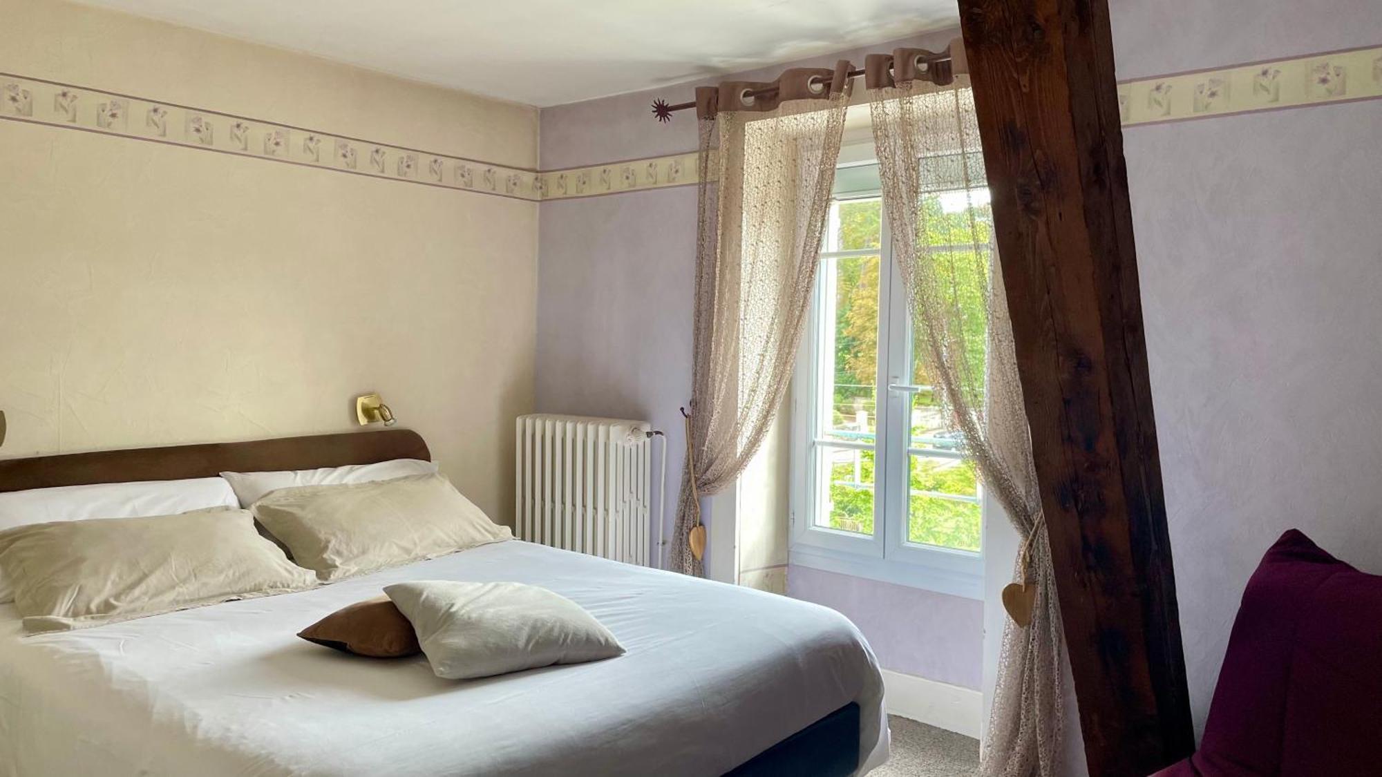 Hotel Gambetta Lons-le-Saunier Bagian luar foto
