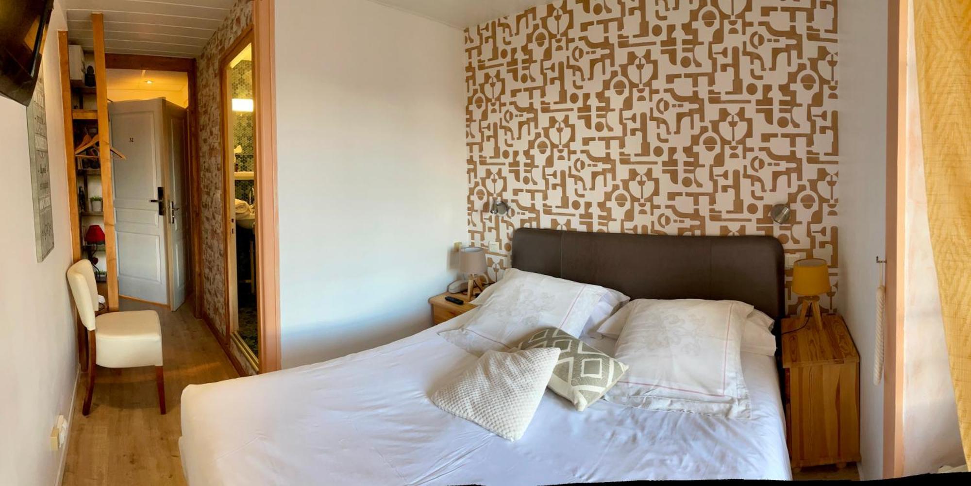 Hotel Gambetta Lons-le-Saunier Bagian luar foto
